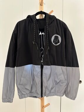 BoxLunch Exclusive Star Wars Darth Vader Windbreaker